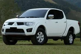 L200 2007-2014 უკანა ფარი