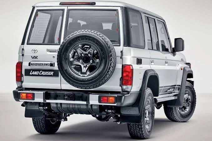 LAND CRUISER 70 SERIES უკანა ფარი | სურათი 4